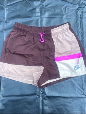 Nike Colorblock Women's Running Shorts in Plum and Light Pink size M